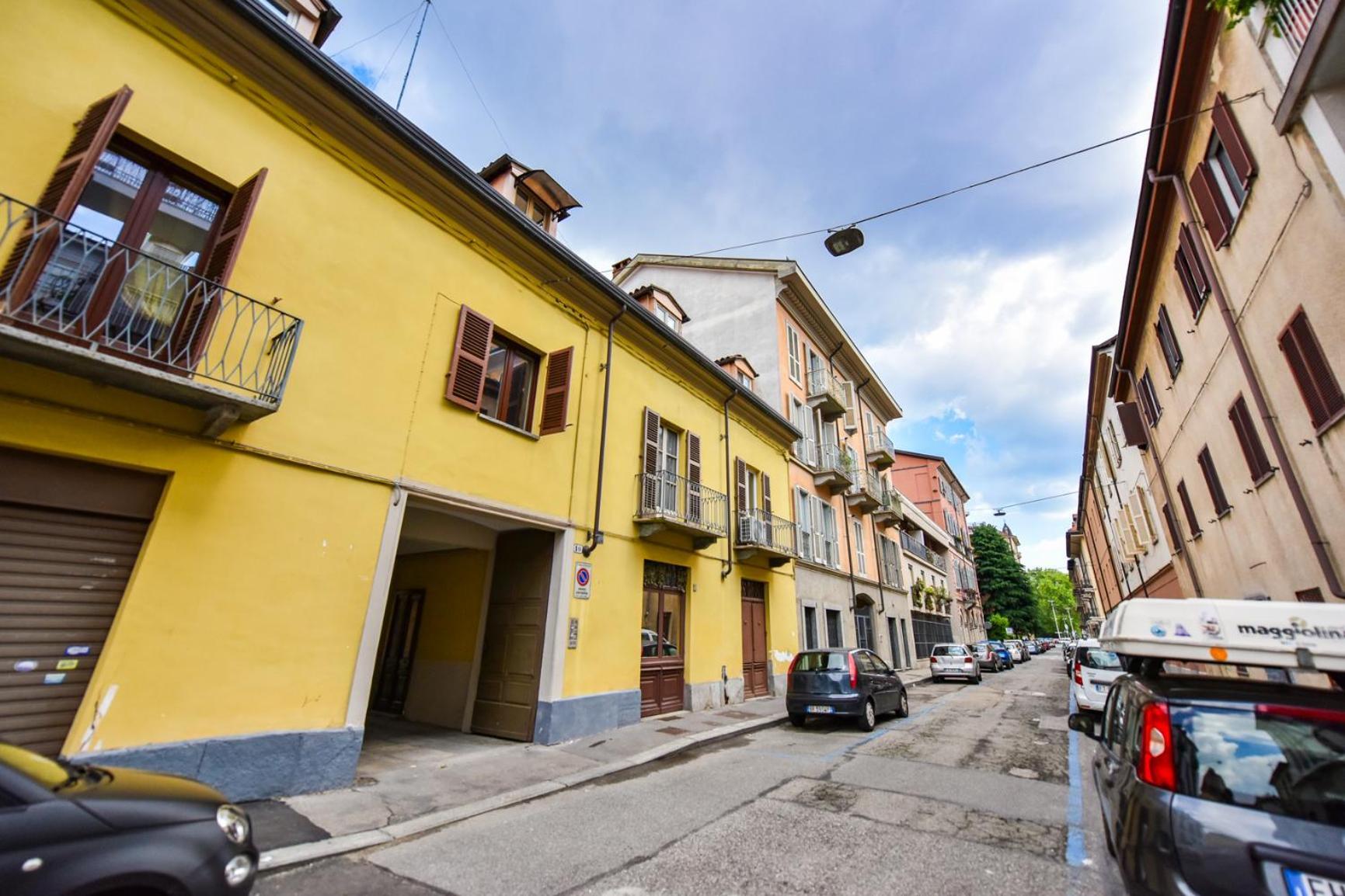 Modern Apartment Piazza Statuto Porta Susa Fs Turín Exterior foto